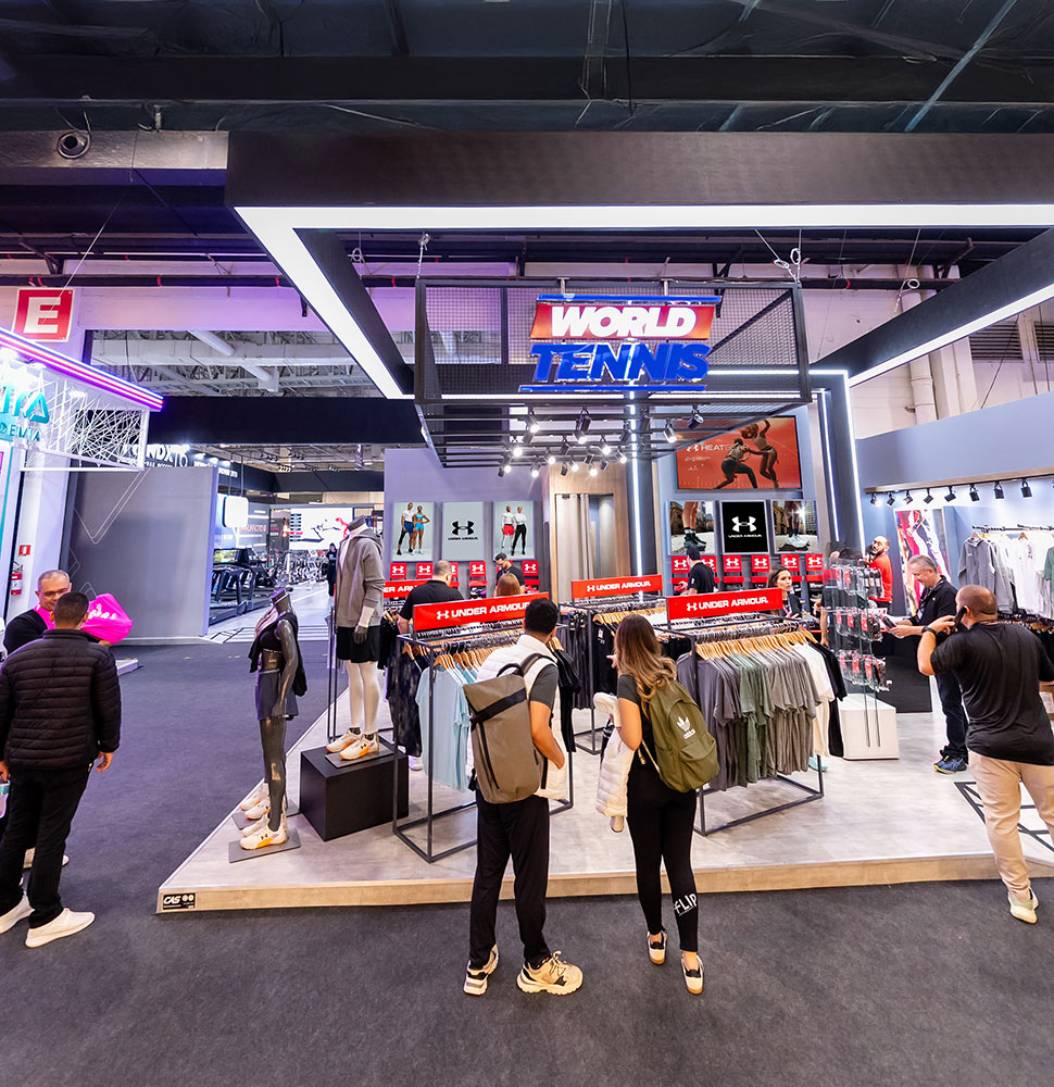estande da World Tennis na Fitness Brasil Expo com tênis esportivos e ativações da marca