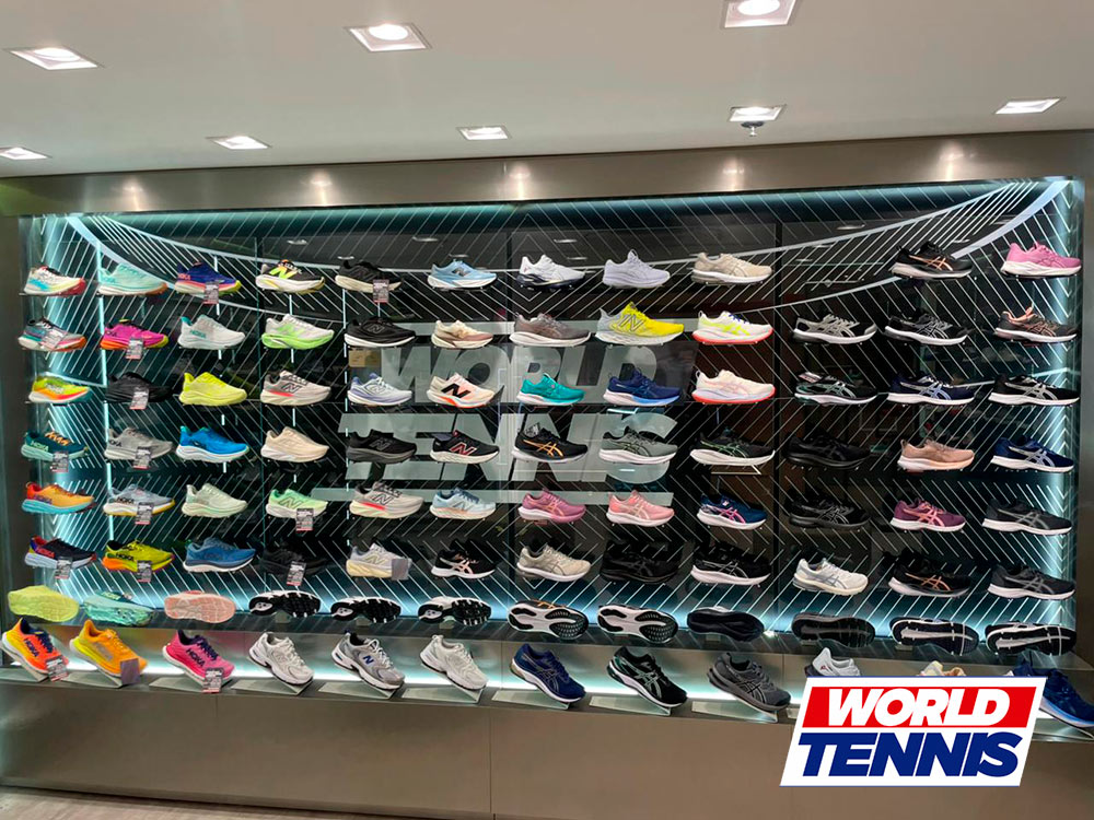 Tênis das marcas Mizuno, Asics e adidas na loja World Tennis em Patos de Minas