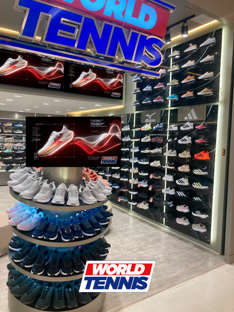 Interior da loja World Tennis no Limeira Shopping em Limeira